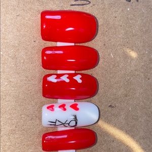 Valentine nails
